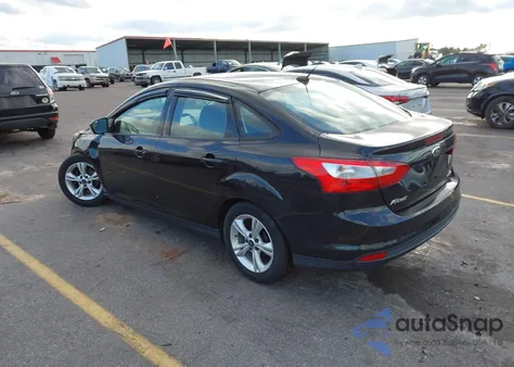 2014 Ford Focus Se z USA, uszkodzony, nr VIN 1FADP3F21EL387967